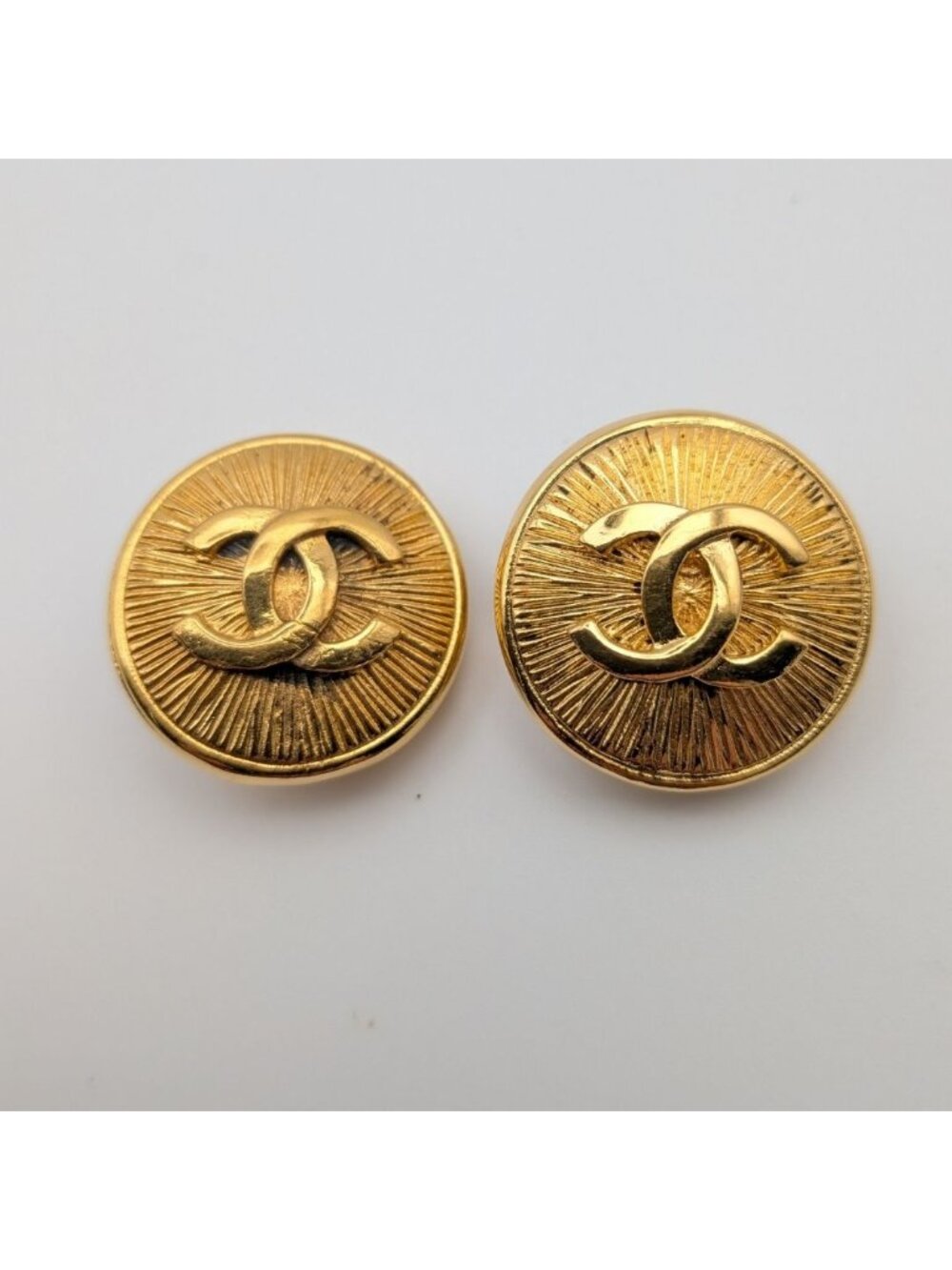 Chanel Earrings CC Logo Gold First Era Vintage Radial Pattern Round